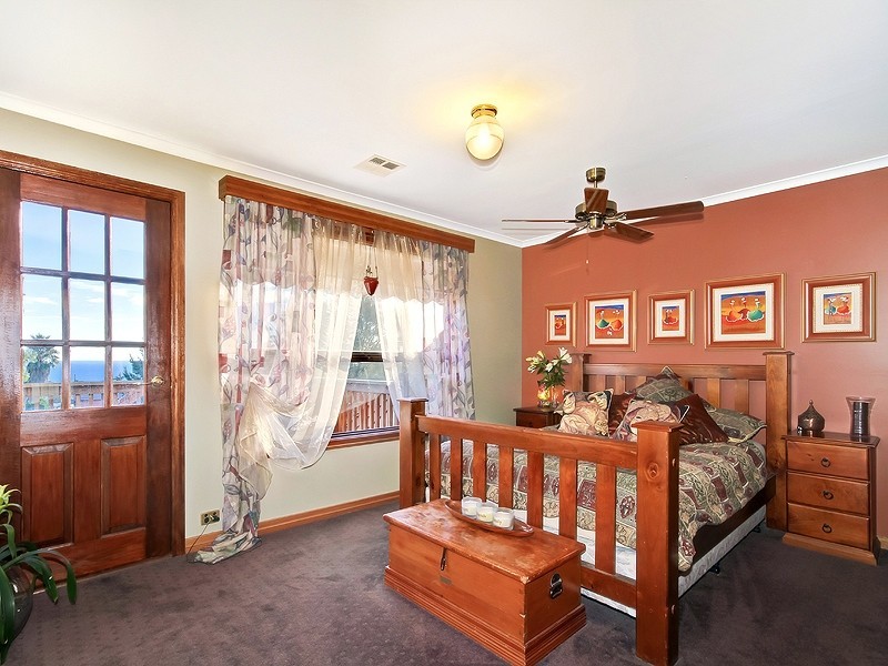 9 Karoola Court, Hallett Cove SA 5158