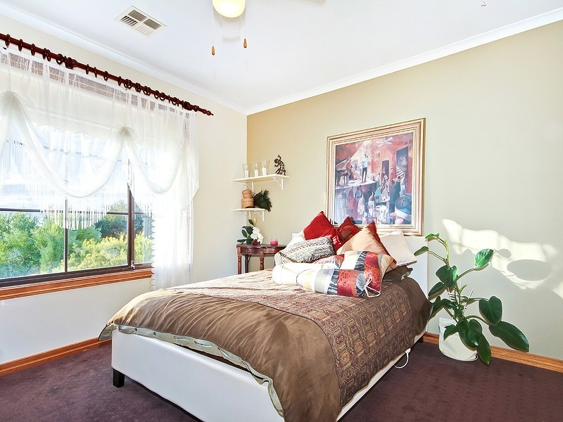 9 Karoola Court, Hallett Cove SA 5158