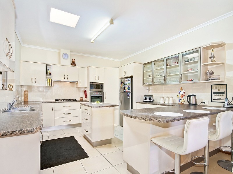 47 Dutchman Drive, Hallett Cove SA 5158