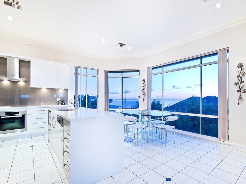 3 Arafura Court, Hallett Cove SA 5158