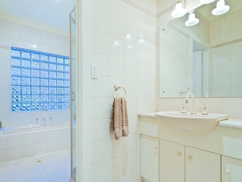 3 Arafura Court, Hallett Cove SA 5158