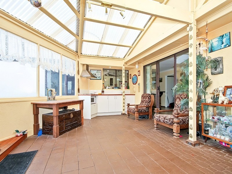 43 Dutchman Drive, Hallett Cove SA 5158