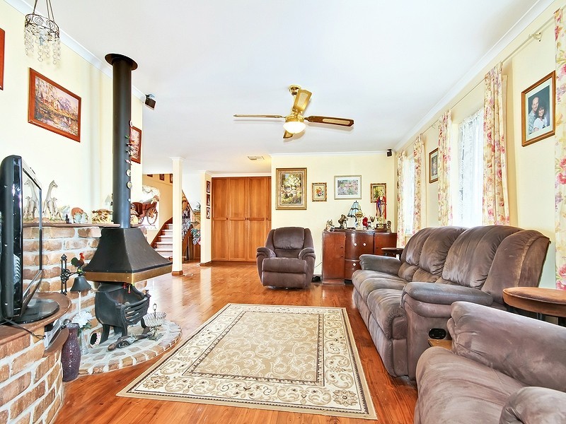 43 Dutchman Drive, Hallett Cove SA 5158