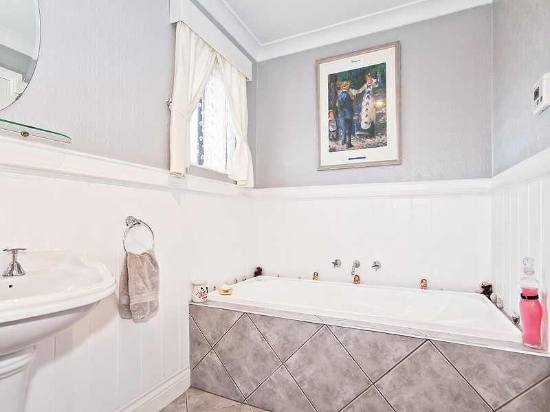 43 Dutchman Drive, Hallett Cove SA 5158