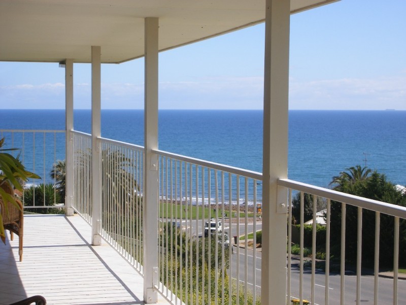 11 Dutchman Drive, Hallett Cove SA 5158