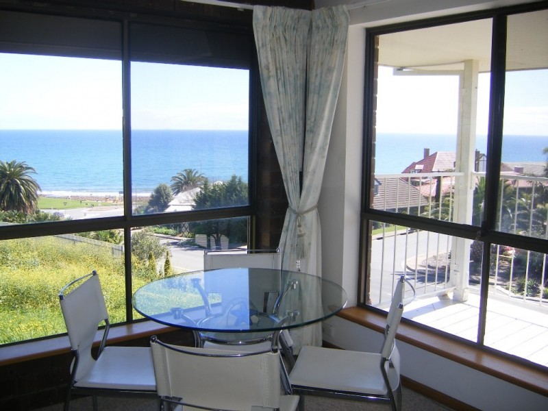 11 Dutchman Drive, Hallett Cove SA 5158