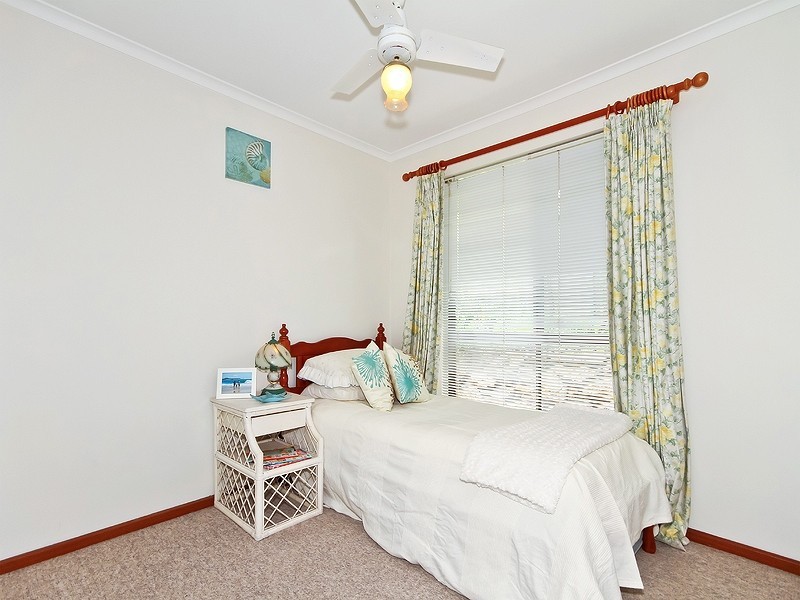 11 Dutchman Drive, Hallett Cove SA 5158