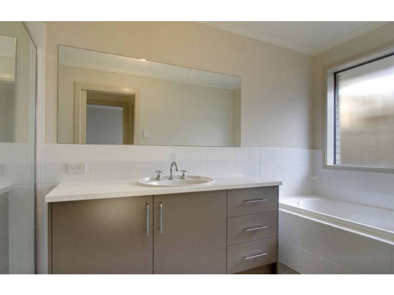 16 Yarr Crescent, Seaford Meadows SA 5169