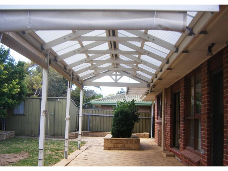 4 Coringle Crescent, Hallett Cove SA 5158