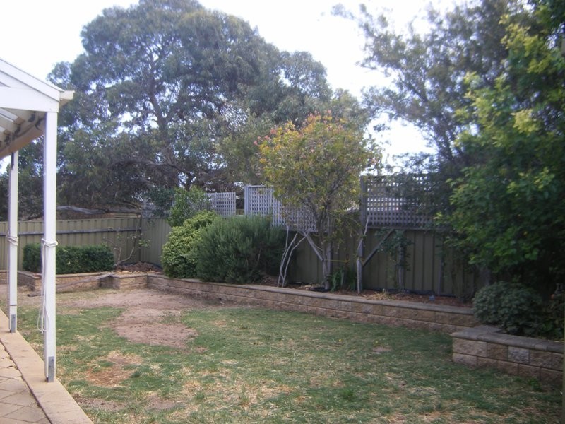 4 Coringle Crescent, Hallett Cove SA 5158