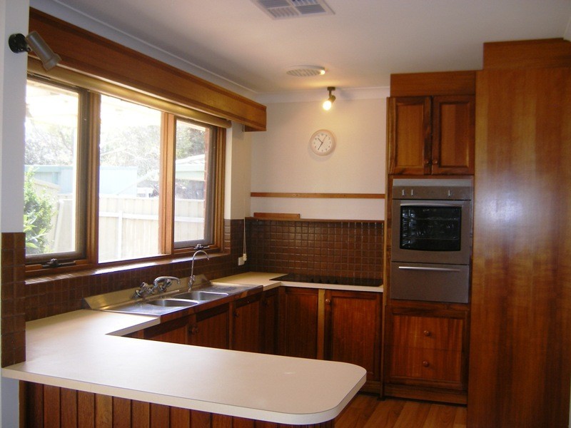 4 Coringle Crescent, Hallett Cove SA 5158