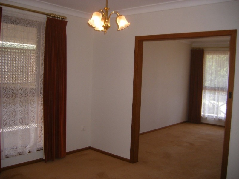 4 Coringle Crescent, Hallett Cove SA 5158