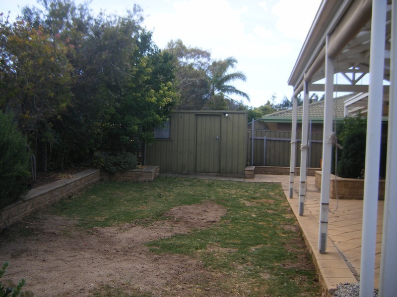 4 Coringle Crescent, Hallett Cove SA 5158