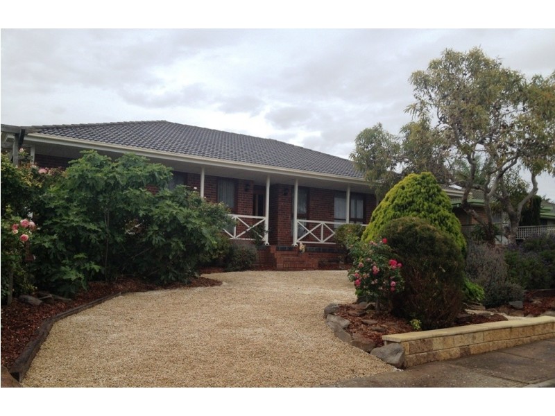 4 Coringle Crescent, Hallett Cove SA 5158