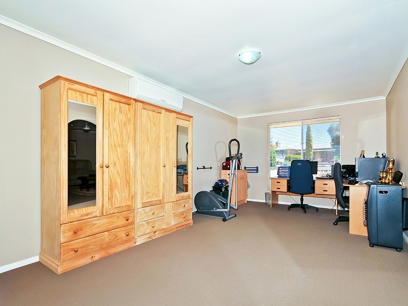 22 Lerunna Avenue, Hallett Cove SA 5158
