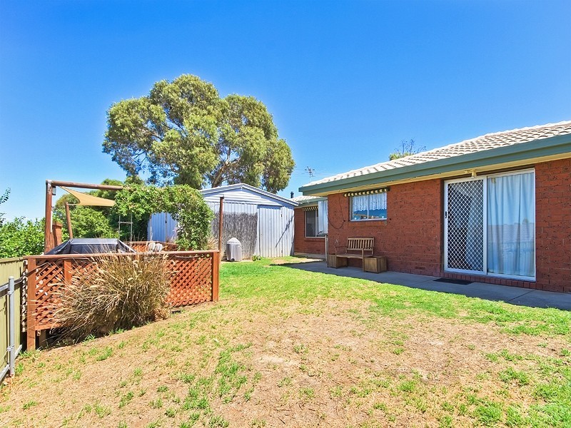 22 Lerunna Avenue, Hallett Cove SA 5158