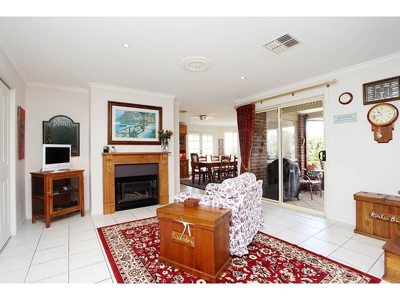 16 Erebus Glen, Hallett Cove SA 5158