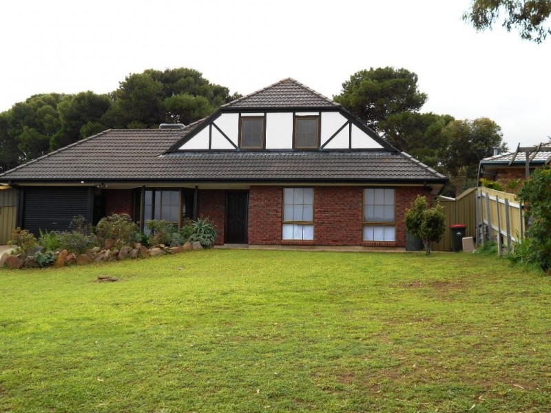 11 Weerab Drive, Hallett Cove SA 5158