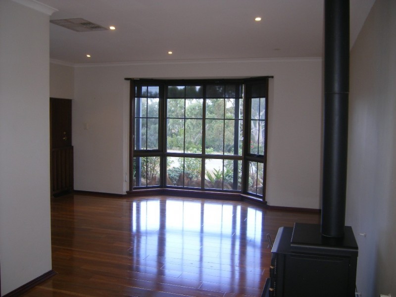 11 Weerab Drive, Hallett Cove SA 5158