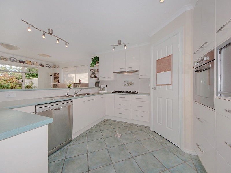 18 Caroline Close, Sheidow Park SA 5158