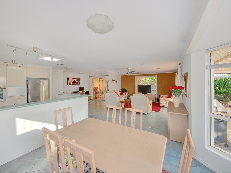 18 Caroline Close, Sheidow Park SA 5158