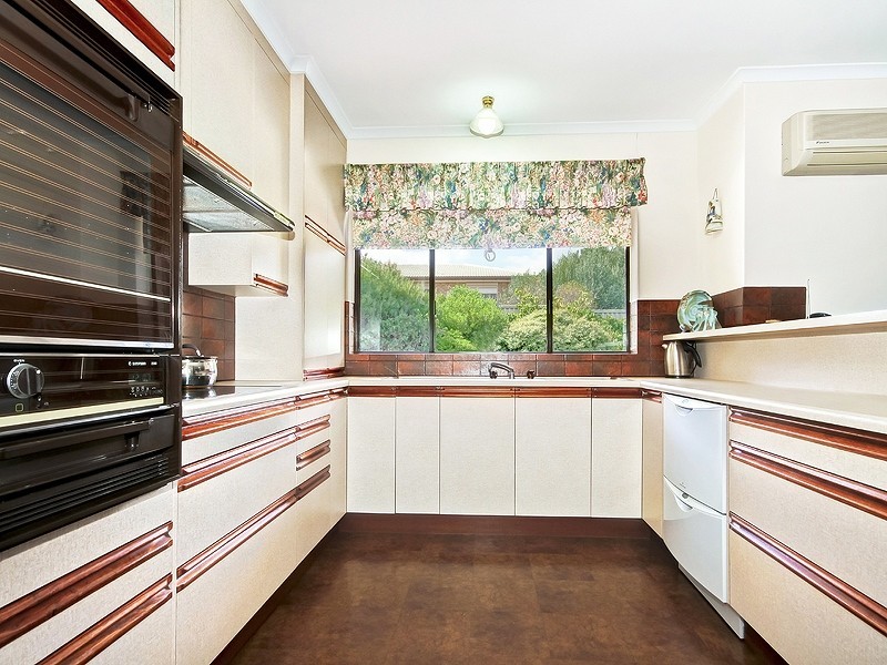 12 Fireball Avenue, Hallett Cove SA 5158