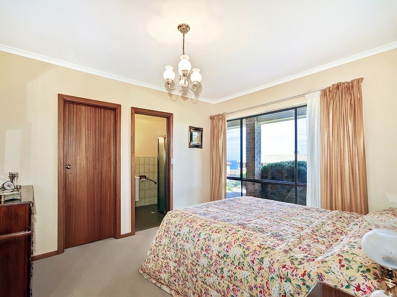 12 Fireball Avenue, Hallett Cove SA 5158