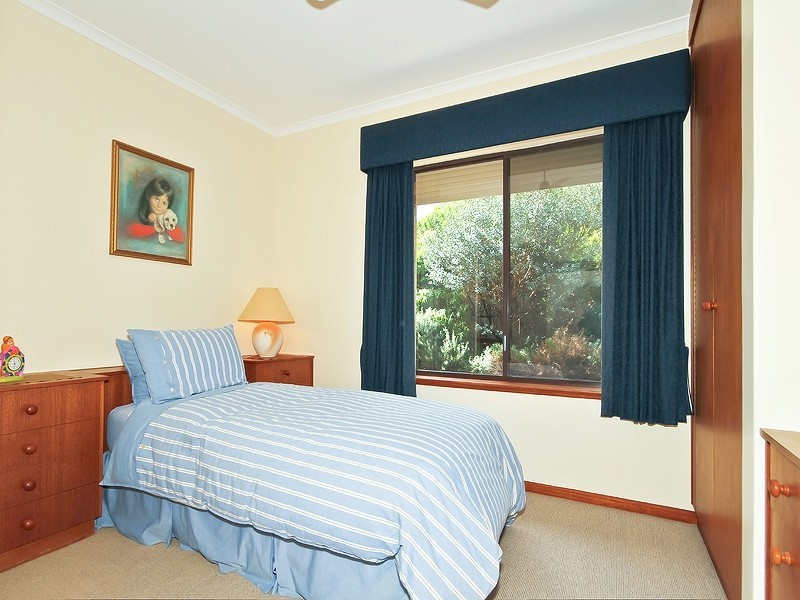 12 Fireball Avenue, Hallett Cove SA 5158