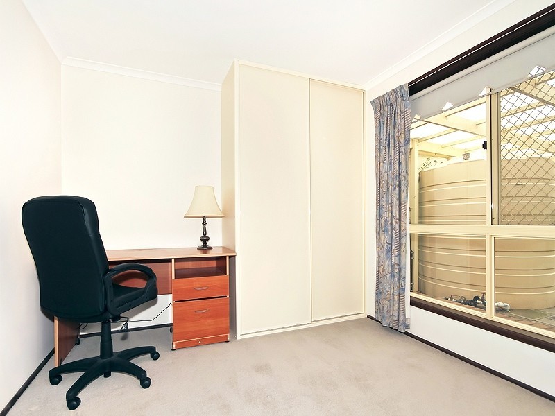 2 Duntroon Close, Hallett Cove SA 5158