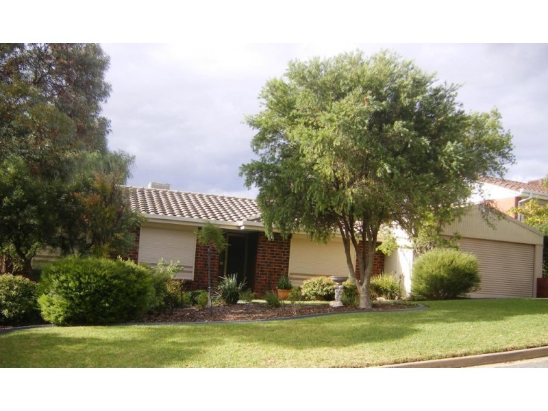 22 Manoora Drive, Hallett Cove SA 5158