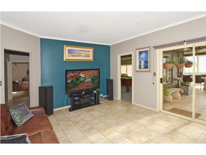 12 Ibis Crescent, Hallett Cove SA 5158