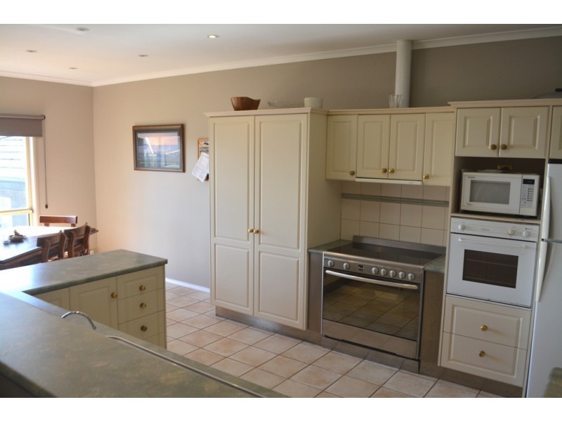 12 Ibis Crescent, Hallett Cove SA 5158