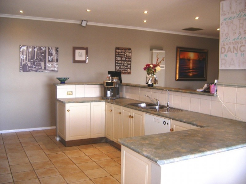 12 Ibis Crescent, Hallett Cove SA 5158