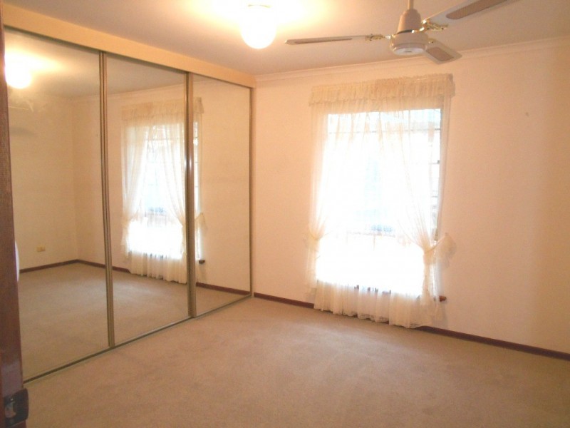 1 / 4 South Avenue, Hallett Cove SA 5158