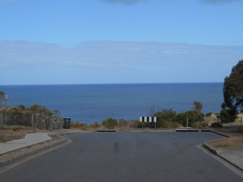 1 / 4 South Avenue, Hallett Cove SA 5158