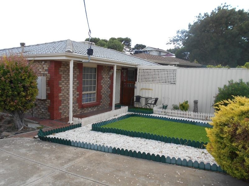 1 / 4 South Avenue, Hallett Cove SA 5158