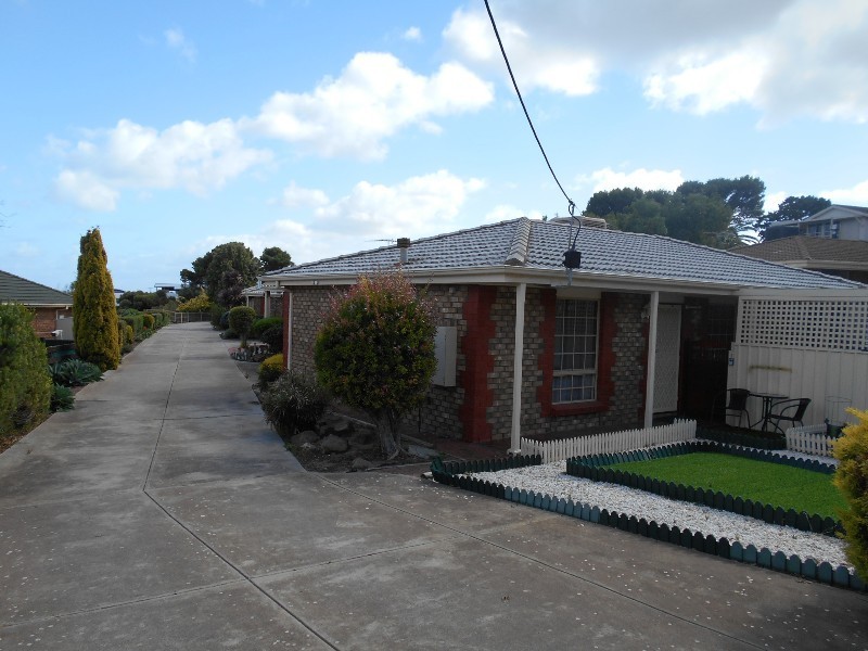 1 / 4 South Avenue, Hallett Cove SA 5158