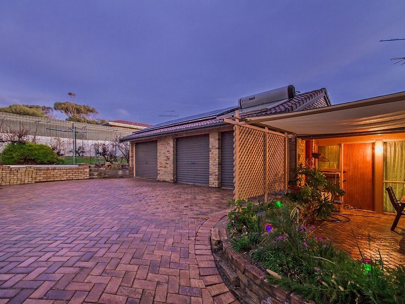 26 The Esplanade, Hallett Cove SA 5158
