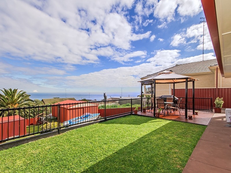 15 Seaview Avenue, Hallett Cove SA 5158