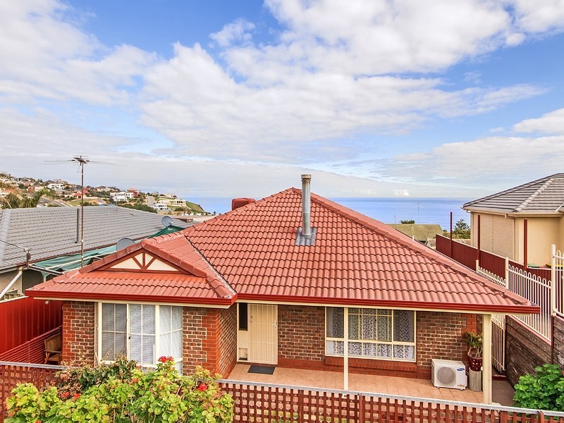 15 Seaview Avenue, Hallett Cove SA 5158