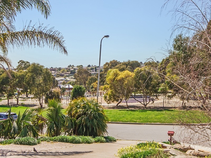 44 Caswell Drive, Hallett Cove SA 5158