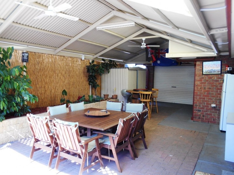 4 First Street, Hallett Cove SA 5158