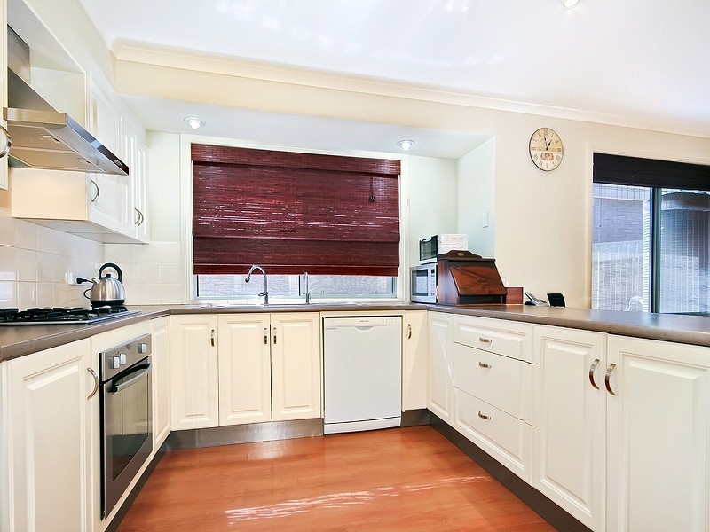 4 First Street, Hallett Cove SA 5158