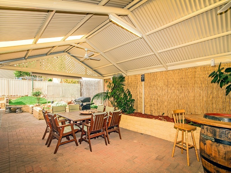 4 First Street, Hallett Cove SA 5158