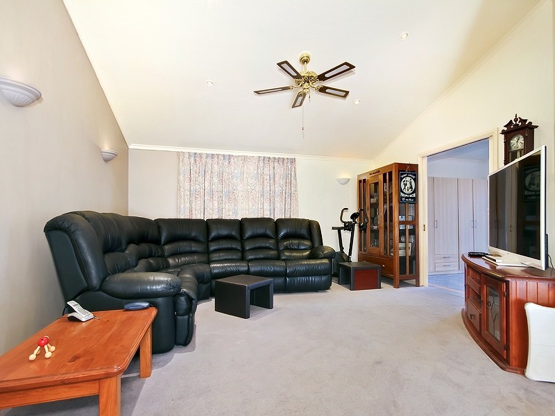 4 First Street, Hallett Cove SA 5158