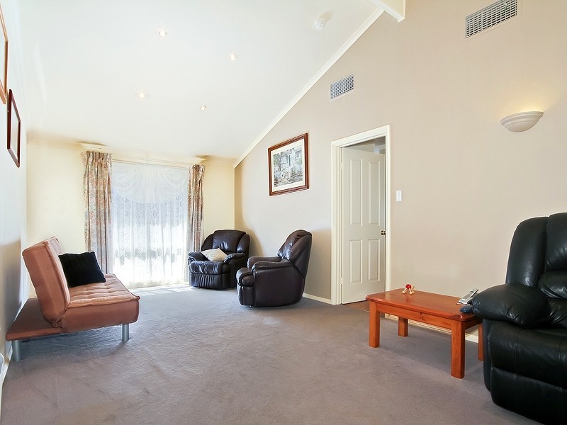 4 First Street, Hallett Cove SA 5158