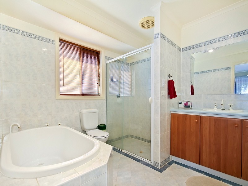 4 First Street, Hallett Cove SA 5158