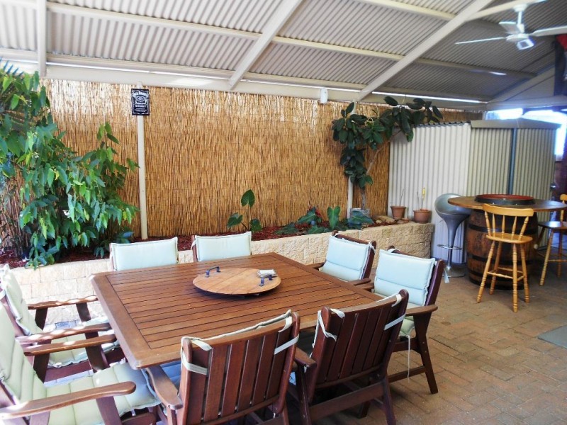 4 First Street, Hallett Cove SA 5158