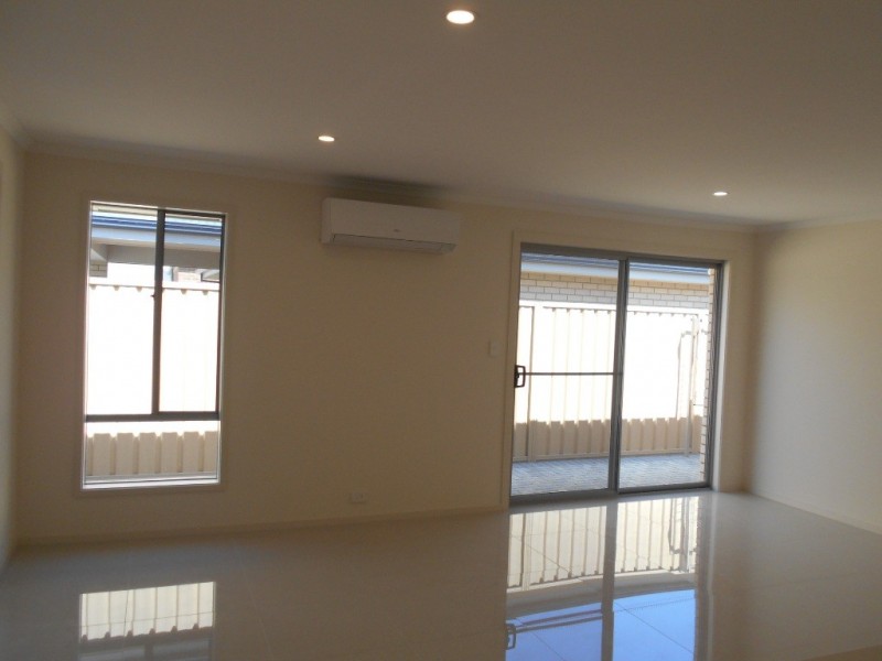 4 Cook Street, Seaford Meadows SA 5169