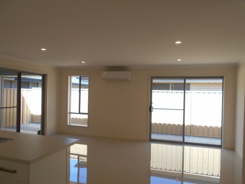 4 Cook Street, Seaford Meadows SA 5169